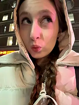 Snapshot of FroggyAnna chatting on November 20, 2025, 3:02 pm FroggyAnna online show from November 20, 2025, 3:02 pm