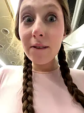 Snapshot of FroggyAnna chatting on November 26, 2025, 6:30 pm FroggyAnna online show from November 26, 2025, 6:30 pm