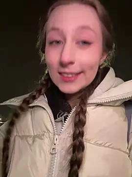 Snapshot of FroggyAnna chatting on December 3, 2025, 3:11 pm FroggyAnna online show from December 3, 2025, 3:11 pm