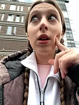 Snapshot of FroggyAnna chatting on November 5, 2025, 12:52 pm FroggyAnna online show from November 5, 2025, 12:52 pm