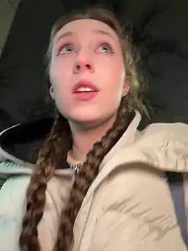 Snapshot of FroggyAnna chatting on November 28, 2025, 5:24 pm FroggyAnna online show from November 28, 2025, 5:24 pm