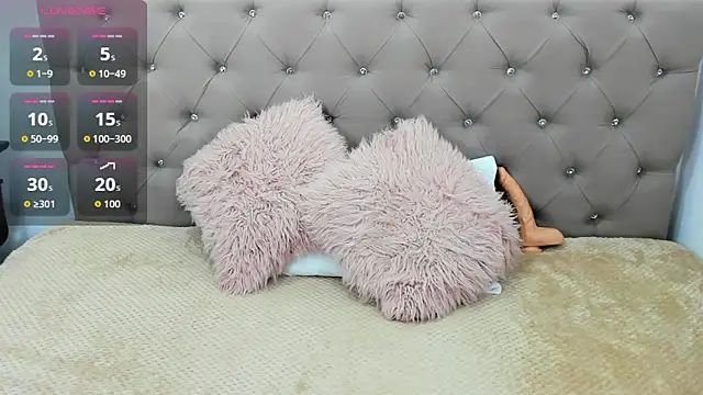 Snapshot of Isbettyche chatting on October 27, 2025, 12:11 am Isbettyche online show from October 27, 2025, 12:11 am