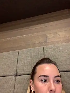 louisa1238x online show from October 2, 2025, 8:01 pm