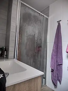 caperucita1807 online show from October 28, 2025, 10:14 am