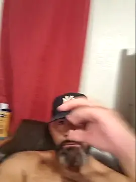 Snapshot of Cruz1522 chatting on October 14, 2025, 8:15 am Cruz1522 online show from October 14, 2025, 8:15 am