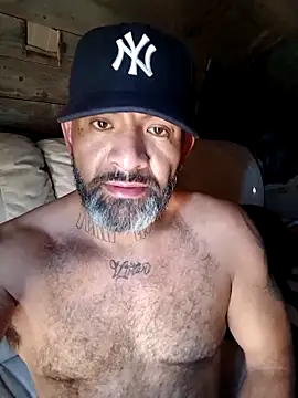 Snapshot of Cruz1522 chatting on November 11, 2025, 7:08 pm Cruz1522 online show from November 11, 2025, 7:08 pm