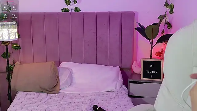 Snapshot of VioletBlacke_ chatting on November 6, 2025, 3:05 pm VioletBlacke online show from November 6, 2025, 3:05 pm