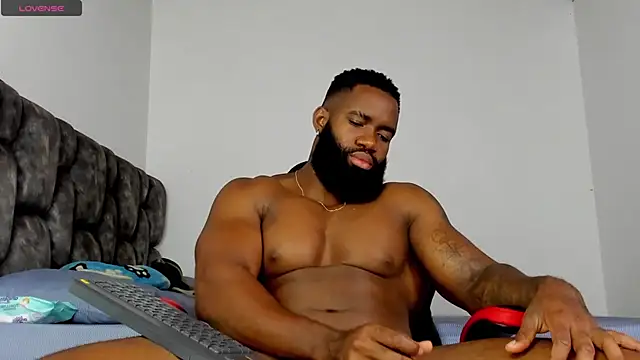 Snapshot of james_musclebbc chatting on March 9, 2026, 12:30 pm james musclebbc online show from March 9, 2026, 12:30 pm