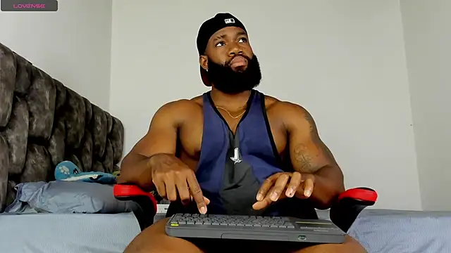Snapshot of james_musclebbc chatting on April 21, 2026, 9:16 am james musclebbc online show from April 21, 2026, 9:16 am