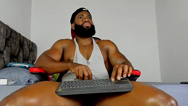 Snapshot of james_musclebbc chatting on April 7, 2026, 11:12 am james musclebbc online show from April 7, 2026, 11:12 am