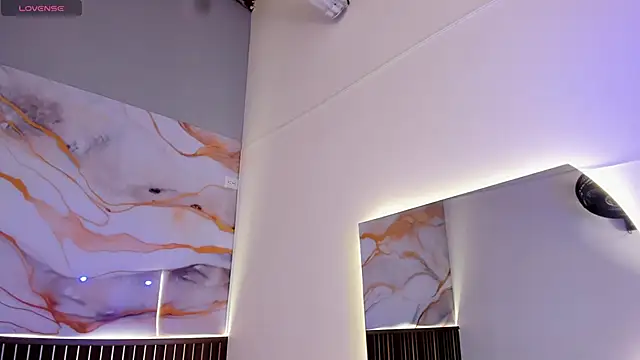 Snapshot of Roxie-NS chatting on October 9, 2025, 12:17 pm Roxie-NS online show from October 9, 2025, 12:17 pm