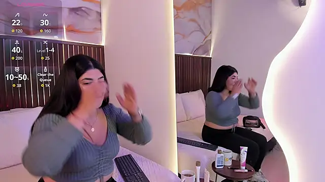 Snapshot of Roxie-NS chatting on October 11, 2025, 11:44 am Roxie-NS online show from October 11, 2025, 11:44 am