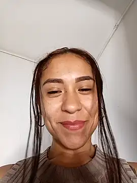 Liahdiaz  online show from November 19, 2025, 5:13 pm