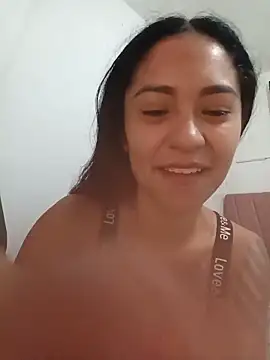 Snapshot of Liahdiaz_ chatting on May 14, 2026, 2:58 pm Liahdiaz online show from May 14, 2026, 2:58 pm