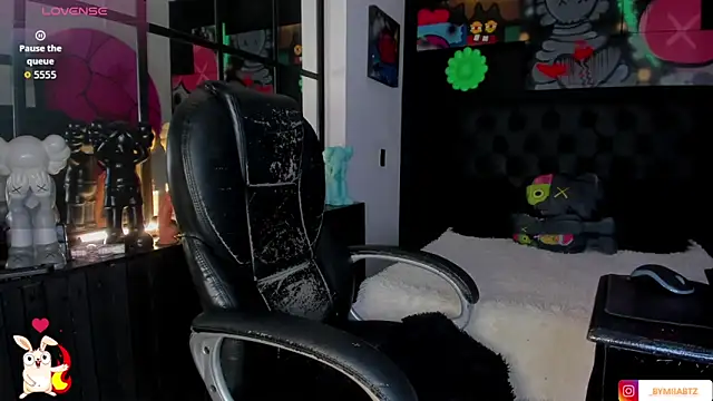 Snapshot of miIa_bratz chatting on February 5, 2026, 8:15 pm miIa bratz online show from February 5, 2026, 8:15 pm