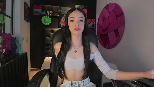 Snapshot of miIa_bratz chatting on February 19, 2026, 7:33 pm miIa bratz online show from February 19, 2026, 7:33 pm