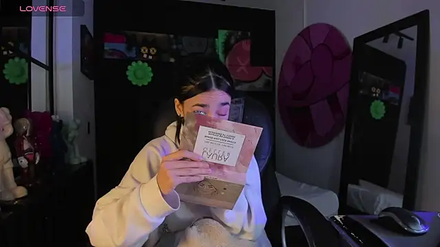 miIa bratz online show from March 12, 2026, 8:46 pm