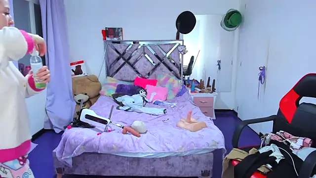 Luna Analya online show from March 28, 2026, 4:13 am