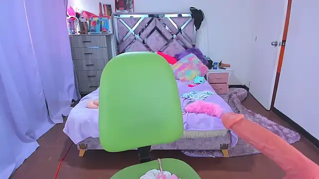 Snapshot of Luna_Analya chatting on November 27, 2025, 5:35 pm Luna Analya online show from November 27, 2025, 5:35 pm