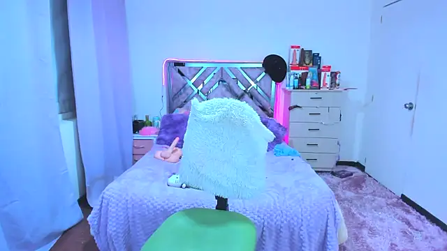 Snapshot of Luna_Analya chatting on October 31, 2025, 11:11 pm Luna Analya online show from October 31, 2025, 11:11 pm