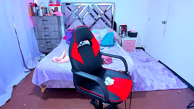 Snapshot of Luna_Analya chatting on December 5, 2025, 1:32 pm Luna Analya online show from December 5, 2025, 1:32 pm