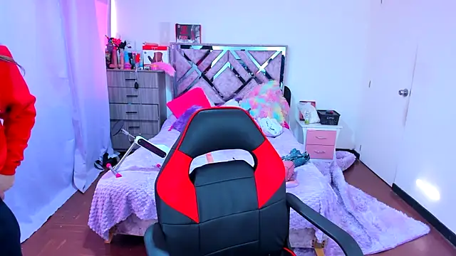 Snapshot of Luna_Analya chatting on December 15, 2025, 12:55 pm Luna Analya online show from December 15, 2025, 12:55 pm