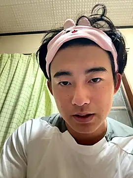 Snapshot of shoma2003 chatting on October 21, 2025, 12:59 pm shoma2003 online show from October 21, 2025, 12:59 pm