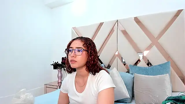 megannherrera online show from February 13, 2026, 7:47 pm