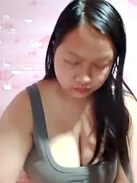 Snapshot of girl-babi chatting on May 2, 2026, 1:33 am girl-babi online show from May 2, 2026, 1:33 am