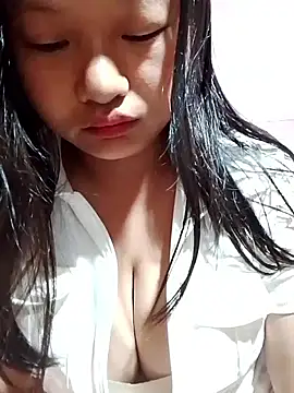 Snapshot of girl-babi chatting on May 18, 2026, 2:33 am girl-babi online show from May 18, 2026, 2:33 am