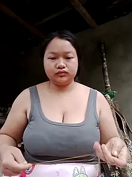 Snapshot of girl-babi chatting on April 27, 2026, 12:19 am girl-babi online show from April 27, 2026, 12:19 am