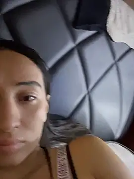 Snapshot of RAKEL37 chatting on April 15, 2026, 5:24 am RAKEL37 online show from April 15, 2026, 5:24 am