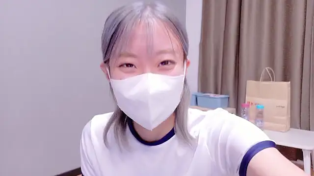 Nana  ch online show from October 31, 2025, 4:20 am