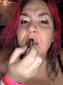 Snapshot of Courdles chatting on November 22, 2025, 8:46 am Courdles online show from November 22, 2025, 8:46 am