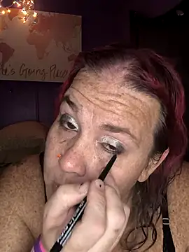 Snapshot of Courdles chatting on November 19, 2025, 4:40 pm Courdles online show from November 19, 2025, 4:40 pm