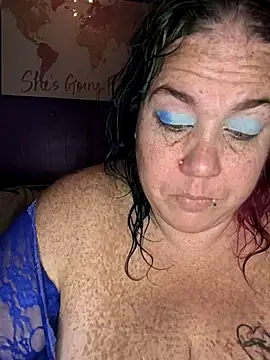 Snapshot of Courdles chatting on December 14, 2025, 9:59 am Courdles online show from December 14, 2025, 9:59 am