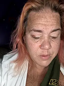 Snapshot of Courdles chatting on October 31, 2025, 8:55 am Courdles online show from October 31, 2025, 8:55 am