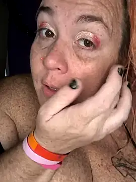 Snapshot of Courdles chatting on November 5, 2025, 5:05 pm Courdles online show from November 5, 2025, 5:05 pm