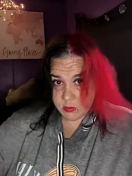 Snapshot of Courdles chatting on December 3, 2025, 9:36 pm Courdles online show from December 3, 2025, 9:36 pm