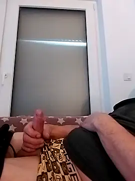 Snapshot of slipperysins chatting on October 18, 2025, 3:14 pm slipperysins online show from October 18, 2025, 3:14 pm