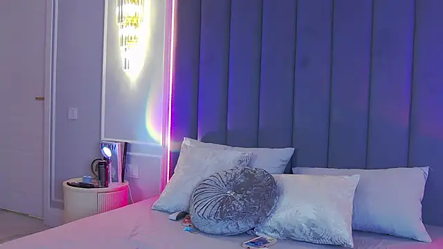 Snapshot of VioletAsh chatting on November 9, 2025, 4:38 am VioletAsh online show from November 9, 2025, 4:38 am