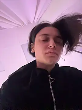 Snapshot of VioletAsh chatting on January 18, 2026, 4:16 am VioletAsh online show from January 18, 2026, 4:16 am