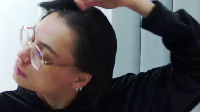 Snapshot of VioletAsh chatting on February 7, 2026, 4:20 am VioletAsh online show from February 7, 2026, 4:20 am