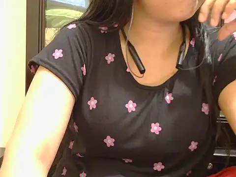 Snapshot of fairy_queen07 chatting on September 28, 2025, 12:17 am fairy queen07 online show from September 28, 2025, 12:17 am