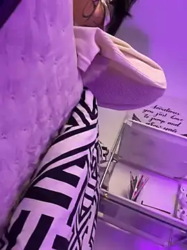 AriaBlush 18 online show from September 29, 2025, 11:32 pm