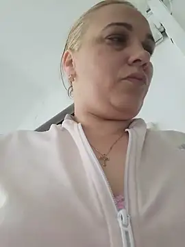 Snapshot of PalomaDesireee chatting on June 4, 2026, 5:56 am PalomaDesireee online show from June 4, 2026, 5:56 am