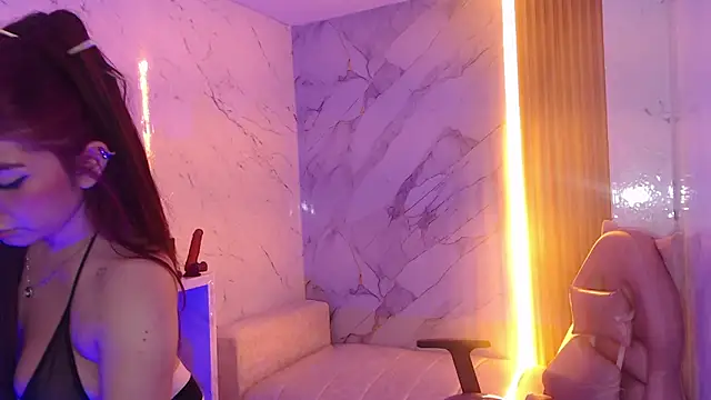 Snapshot of Sophia_tf chatting on November 20, 2025, 7:58 pm Sophia tf online show from November 20, 2025, 7:58 pm