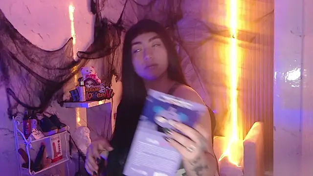 Snapshot of Sophia_tf chatting on October 30, 2025, 1:31 pm Sophia tf online show from October 30, 2025, 1:31 pm