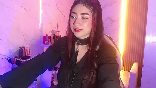 Snapshot of Sophia_tf chatting on February 17, 2026, 3:37 am Sophia tf online show from February 17, 2026, 3:37 am