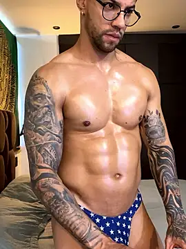 Snapshot of Tomy_maylon chatting on October 25, 2025, 5:02 pm Tomy maylon online show from October 25, 2025, 5:02 pm